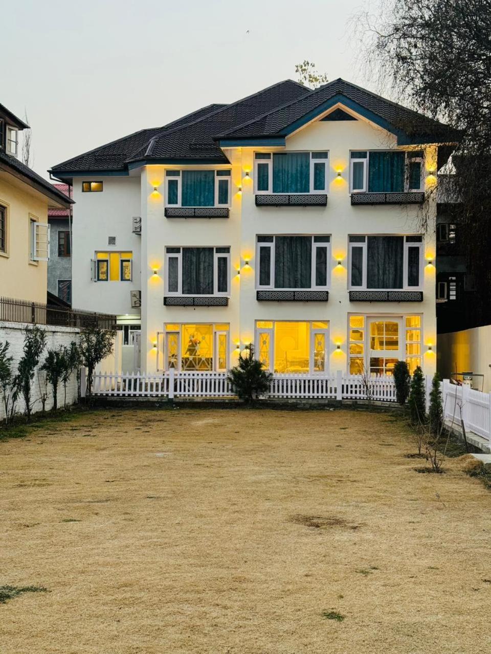 De Elaaf The Luxury Stay Srīnagar Extérieur photo
