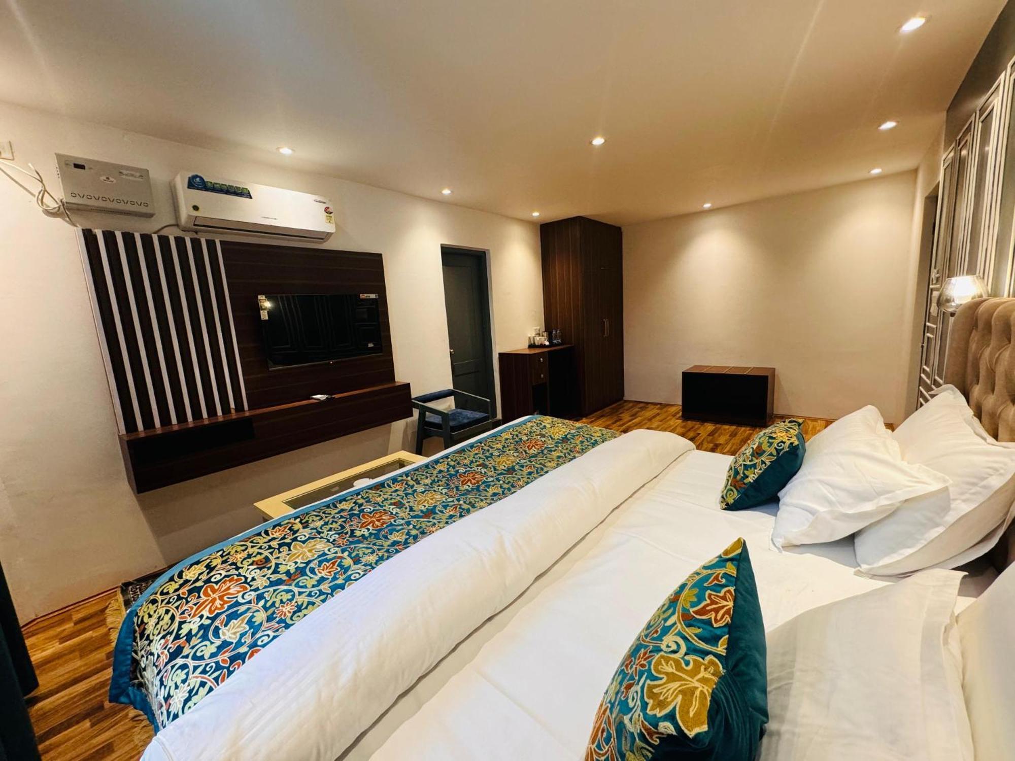 De Elaaf The Luxury Stay Srīnagar Extérieur photo