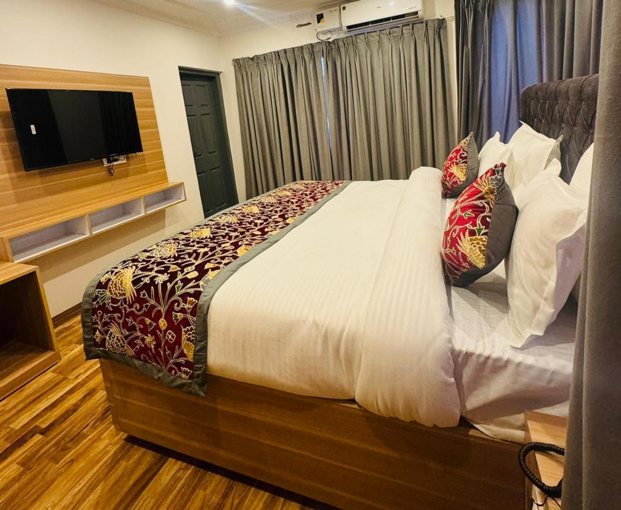 De Elaaf The Luxury Stay Srīnagar Extérieur photo