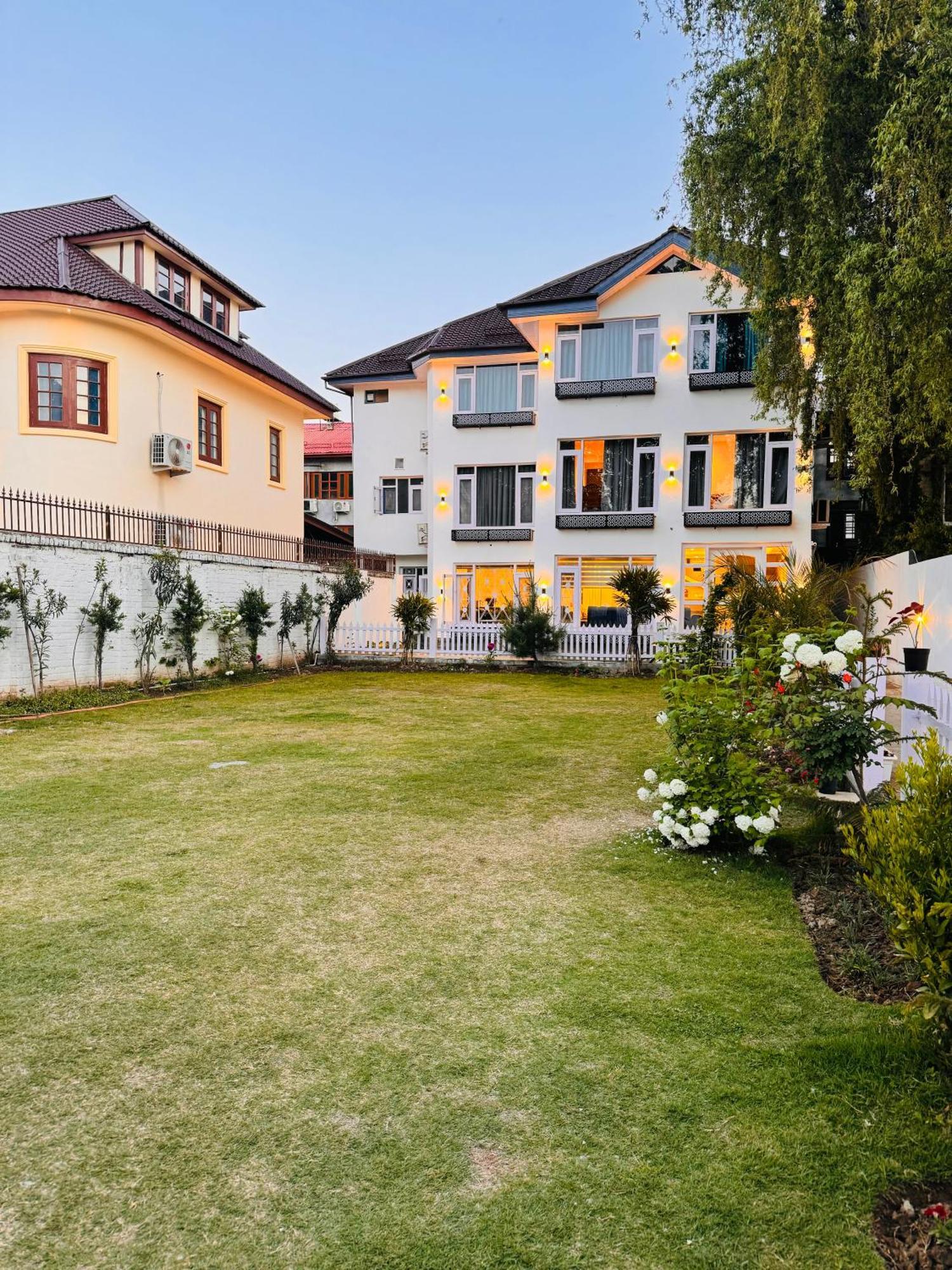 De Elaaf The Luxury Stay Srīnagar Extérieur photo